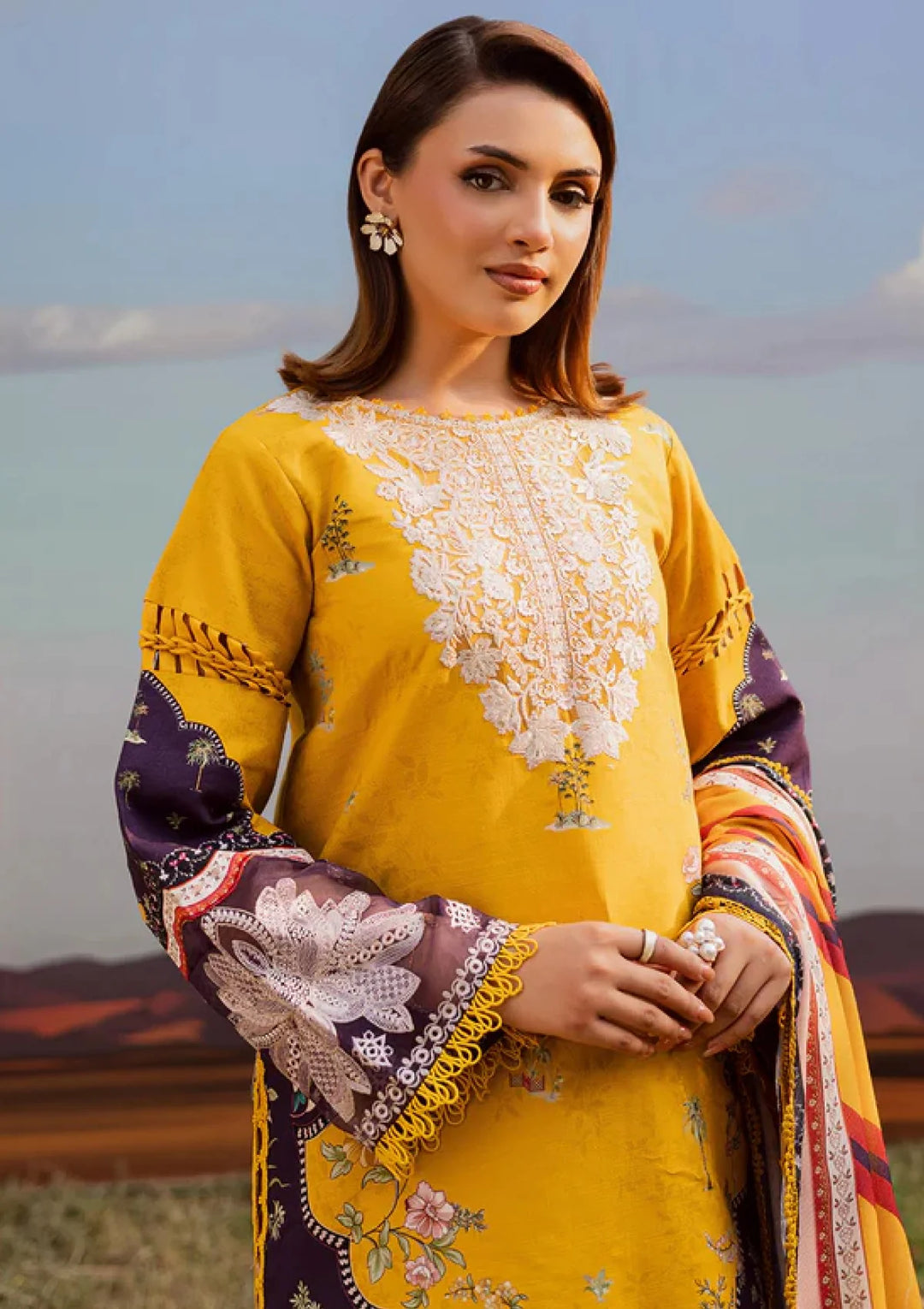 Parishay - Rang e Sarma - Khaddar 25 - SAR#05