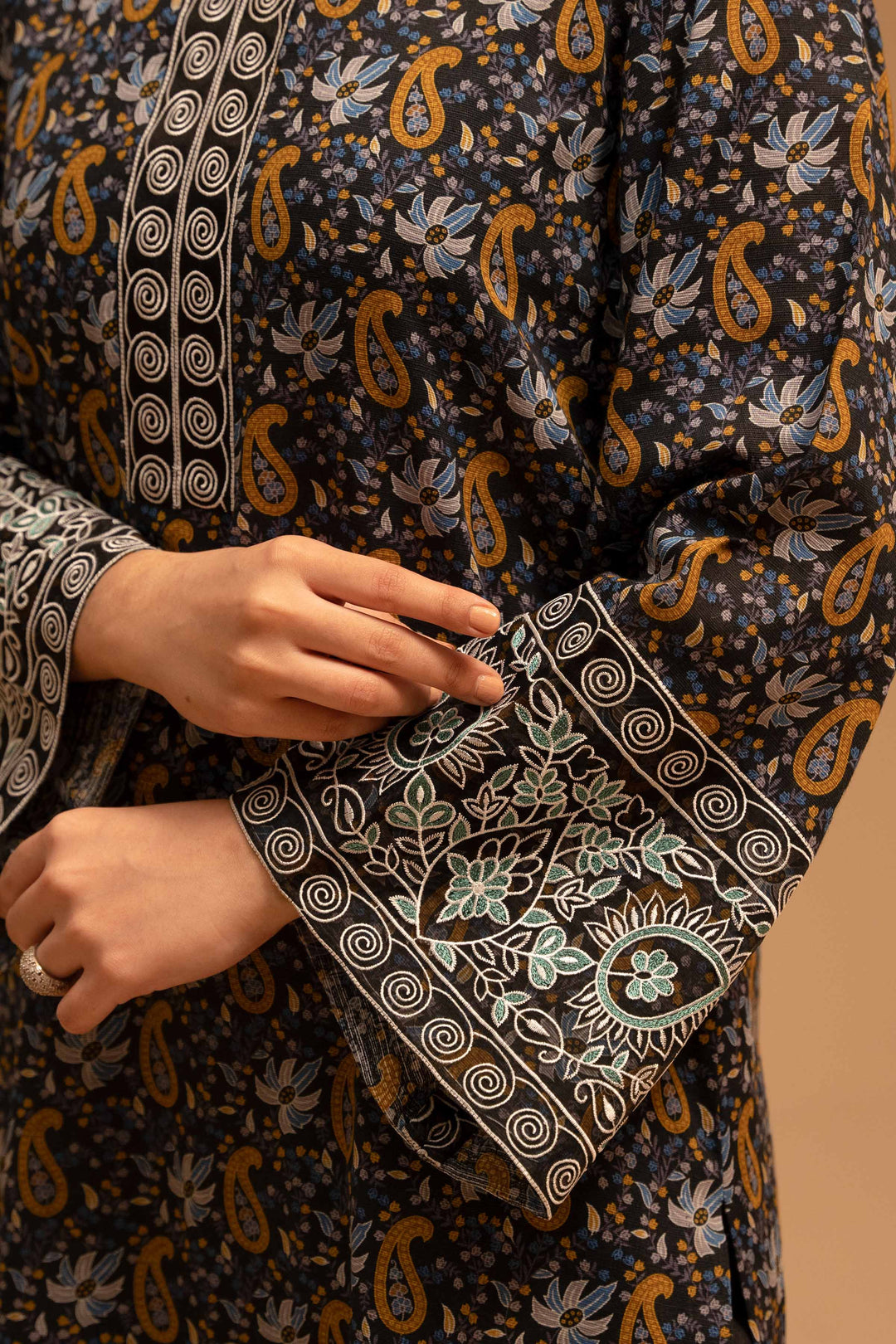 Nishat linen- 3 Piece - Printed Embroidered Suit - 42303131-R