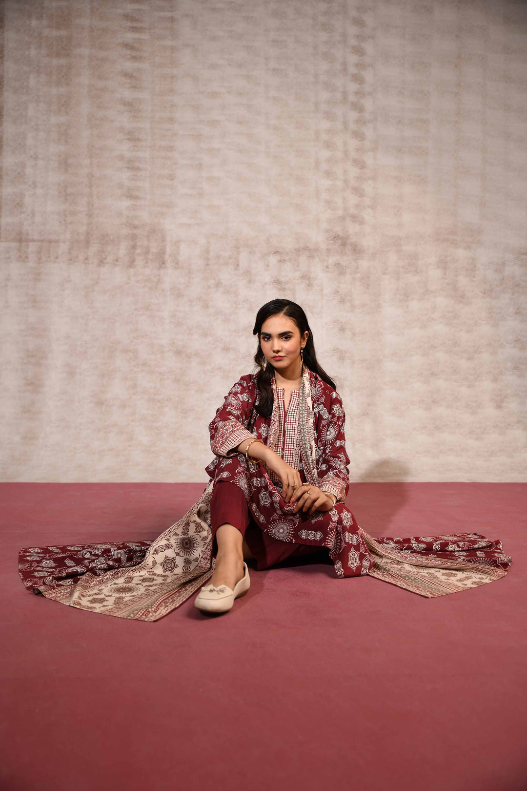 Nishat Linen- 3 Piece - Printed Suit - 42303187-R