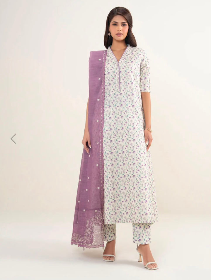 3 Piece- Sapphire Andaaz Embroidered Zari Lawn Suit