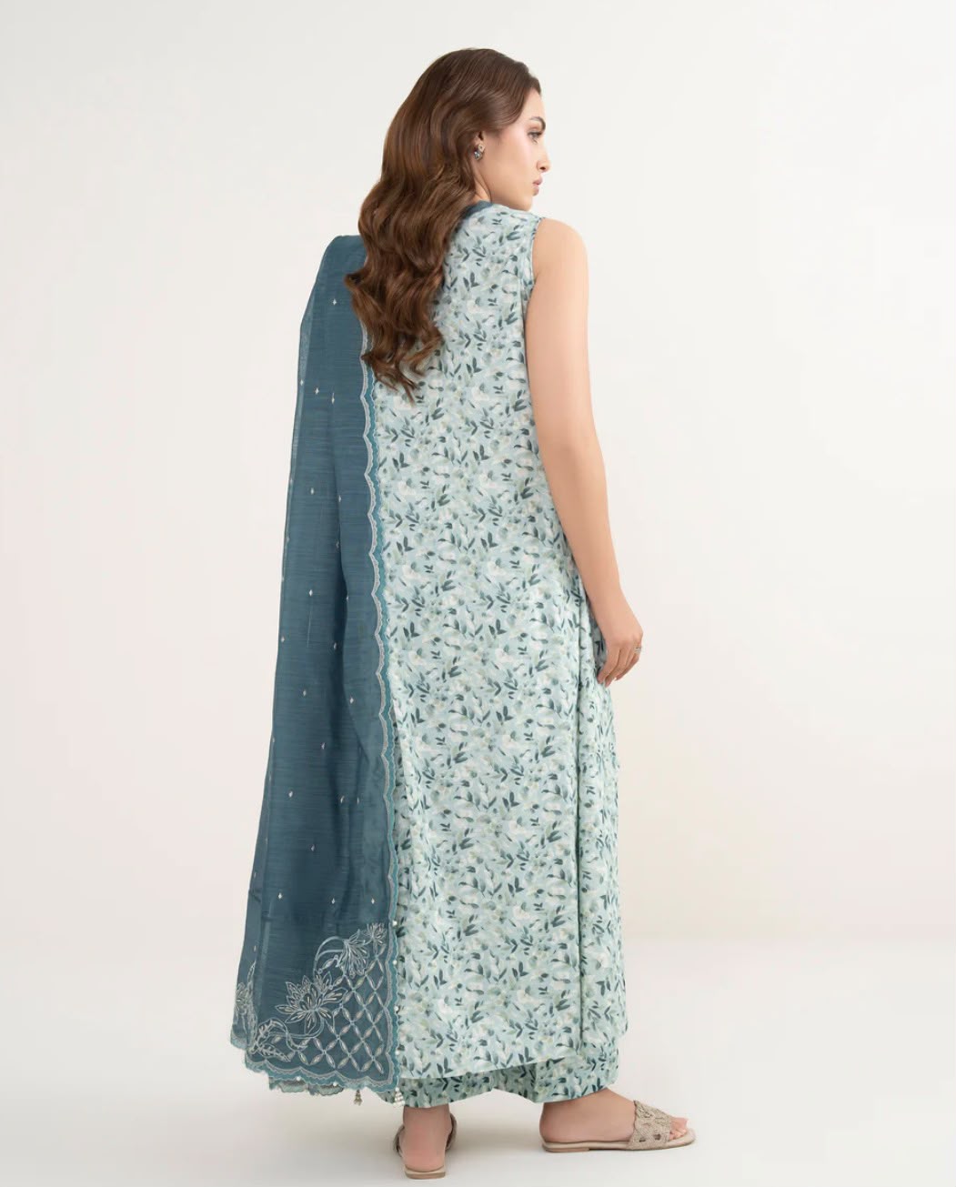 3 Piece- Sapphire Andaaz Embroidered Zari Lawn Suit