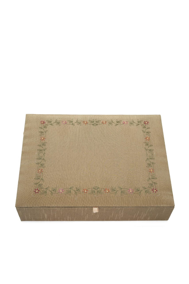 Embroidered Velvet Prayer Essentials Set – Prayer Mat & Quran Box