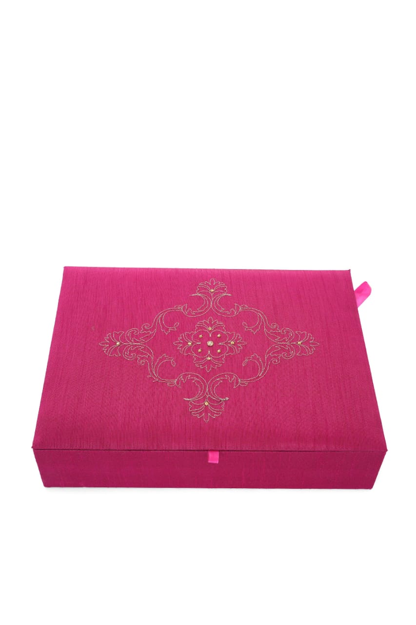Embroidered Velvet Prayer Essentials Set – Prayer Mat, Quran Box & Tasbeeh Box