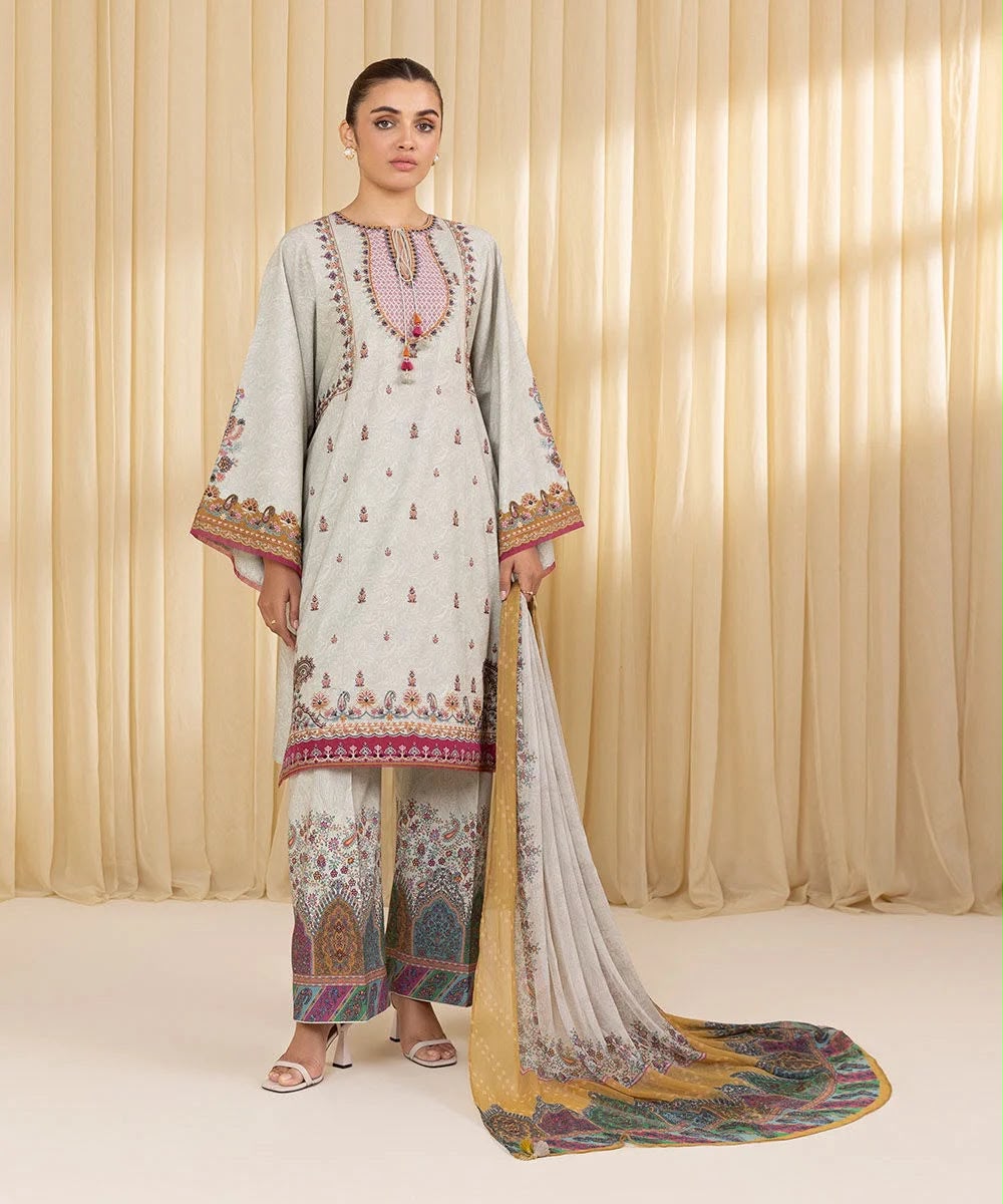 Sapphire- 3 Piece - Luxury Embroidered Lawn Suit