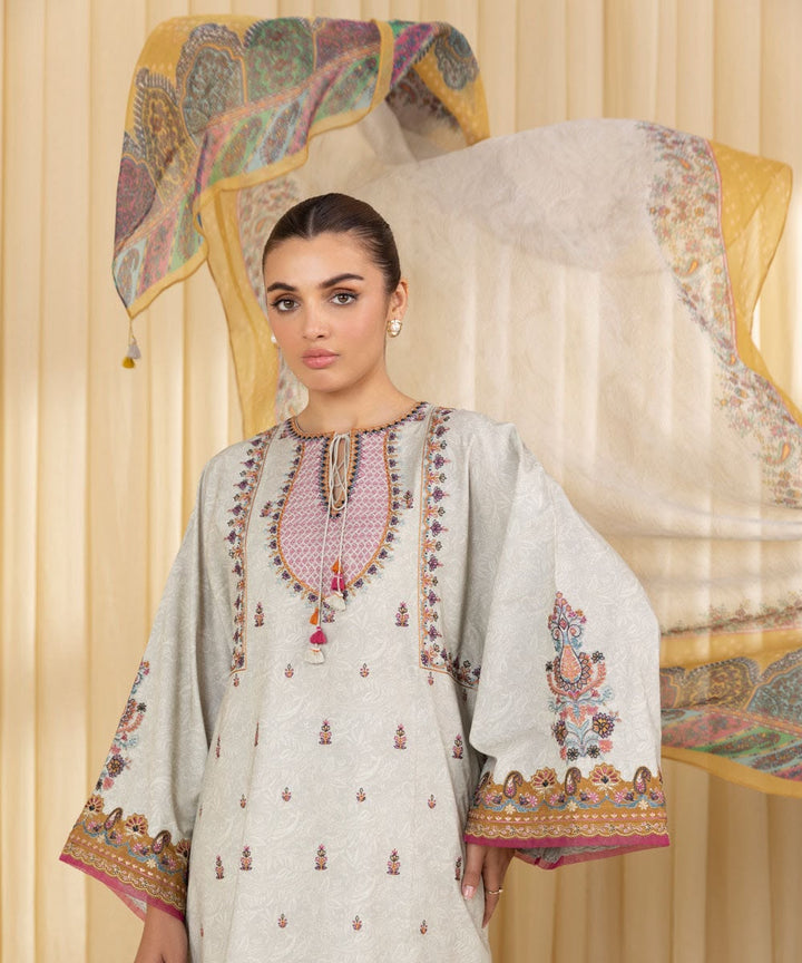 Sapphire- 3 Piece - Luxury Embroidered Lawn Suit