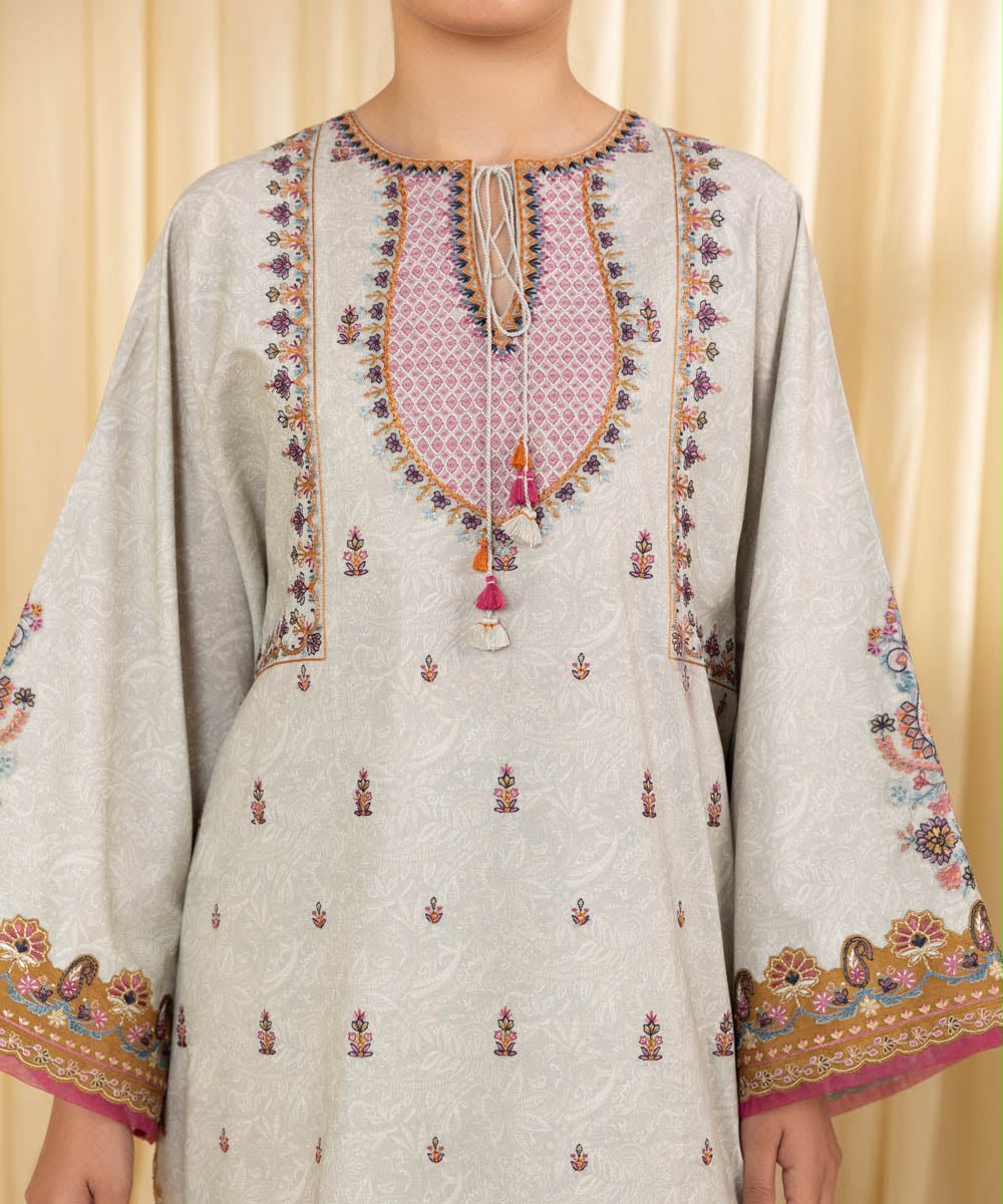 Sapphire- 3 Piece - Luxury Embroidered Lawn Suit